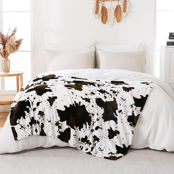 Bnuitland Cute Cow Printed Fleece Flannel Throw Blanket, Super Soft 300 GSM - Image 4