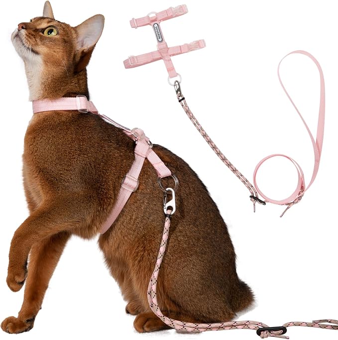 Cat Harness and Leash Set by SOVARIN